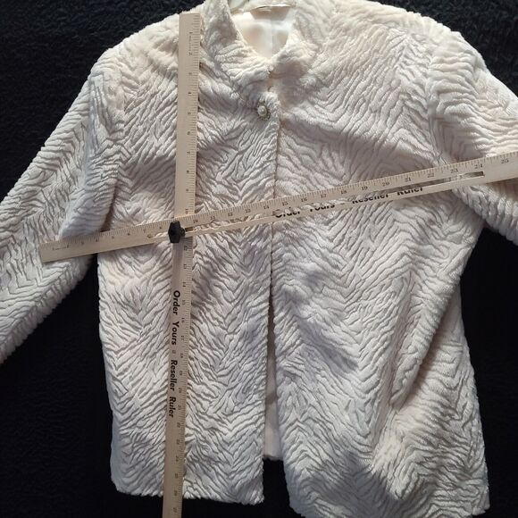 Laura Ashley Womens Soft Coat Cream Size Medium Polyester Long Sleeve Zip Close - Picture 4 of 12